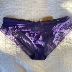NWT - Chantelle- Bikini cut with delicate lace Panty - L - Purple